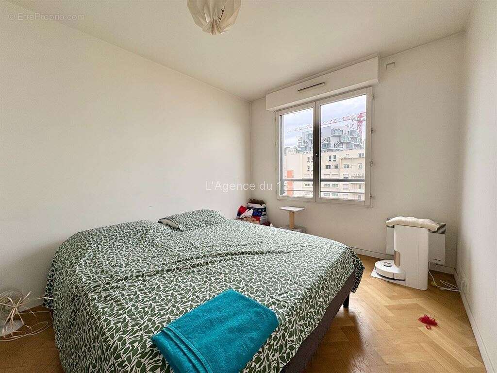 Issy - quai de seine / appartement familial / terrasse / vue degagee / cave / parking / - photo 6