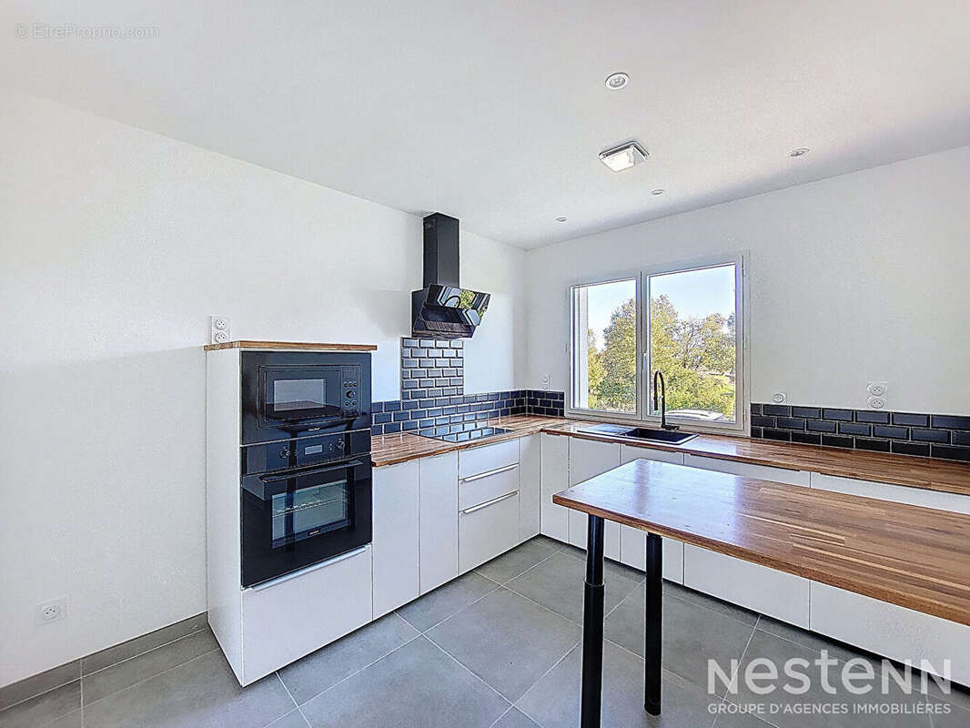 Maison à CASTERA-VERDUZAN