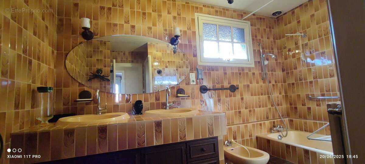 Maison à SAINT-JULIEN-SUR-REYSSOUZE