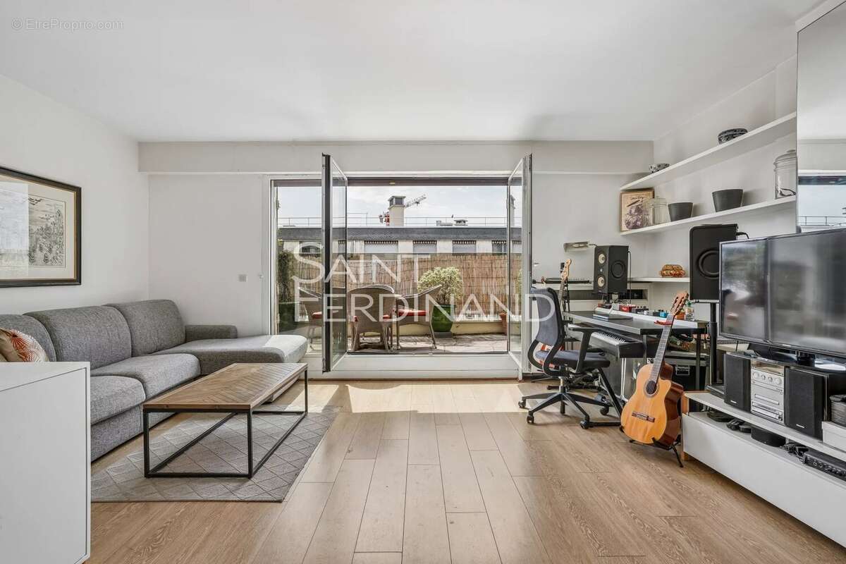 Appartement à NEUILLY-SUR-SEINE