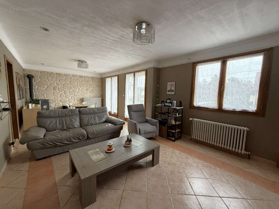 Maison à BUEIL