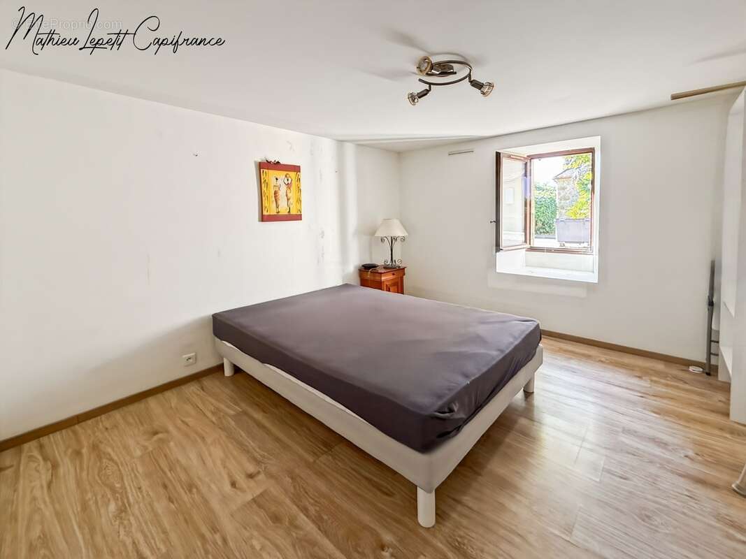 A vendre Maison en pierre de caractère de 240 m², pigeonnier, ancien séchoir à tabac et terrain clos de 2 065 m² – Lalinde 24150 - photo 12
