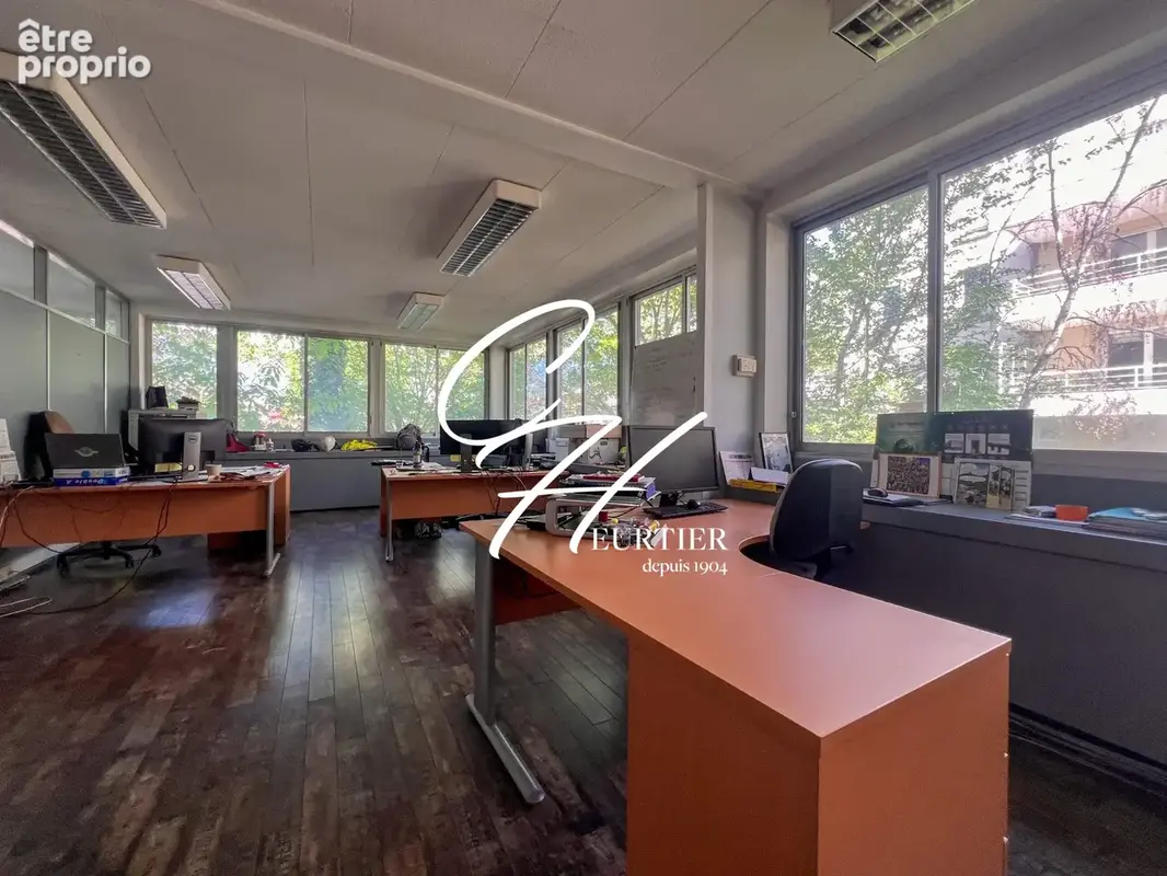 Commerce 214 m² à Grenoble  - photo 3