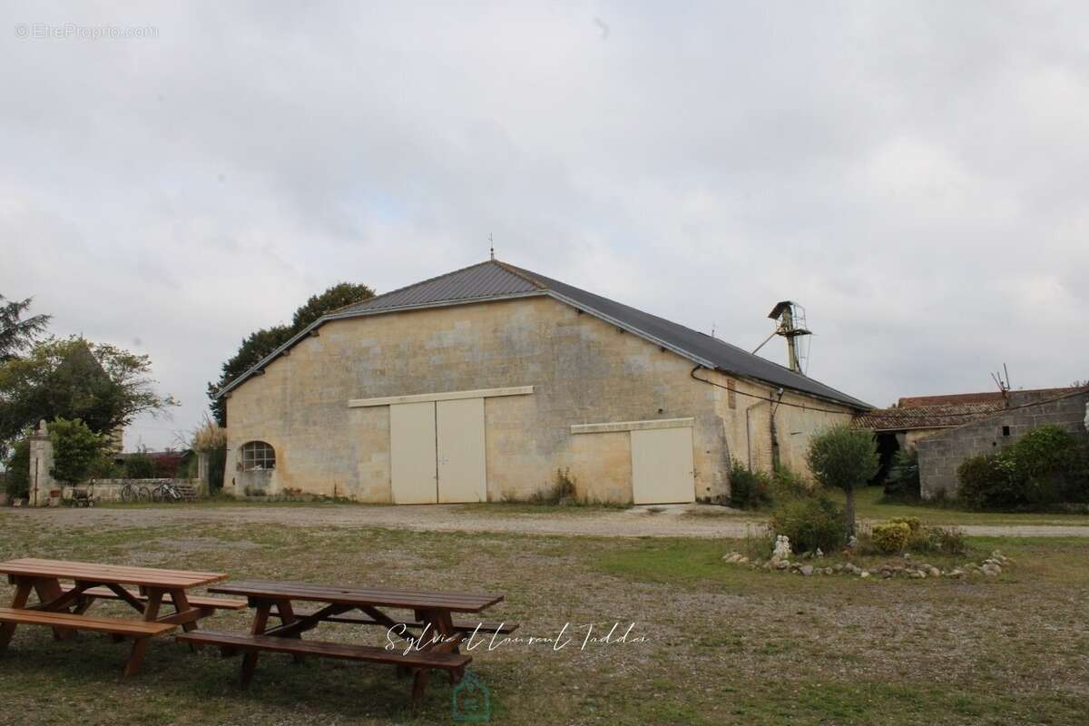 Propriete agricole, ancien domaine de chasse de 117 ha proche de jonzac - photo 6