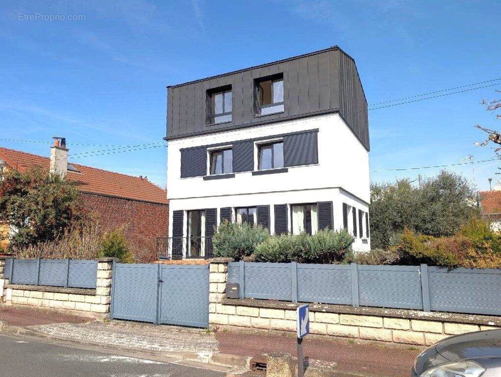 Maison à VITRY-SUR-SEINE