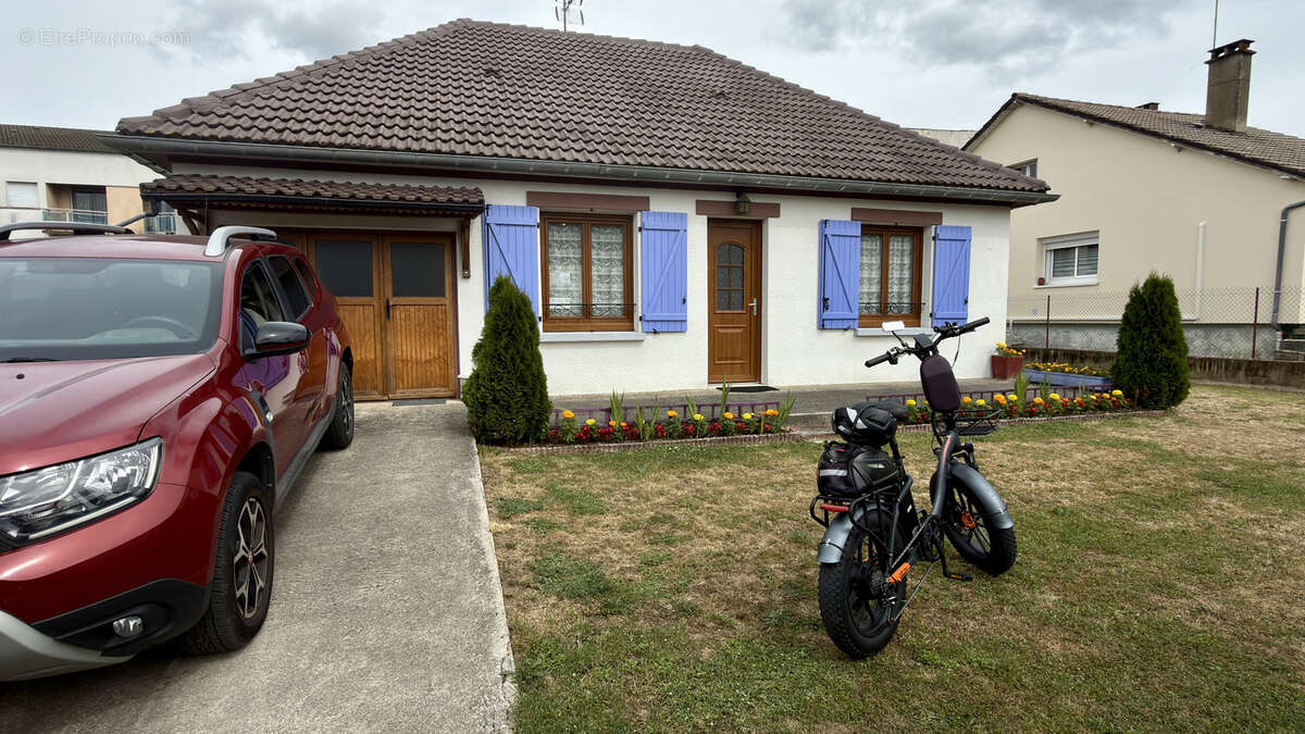 Maison à AVALLON