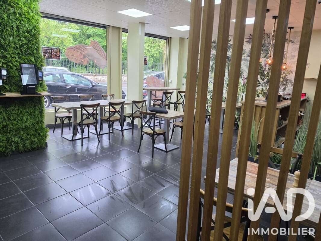 Commerce 67 m² à Ozoir-La-Ferriere  - photo 7