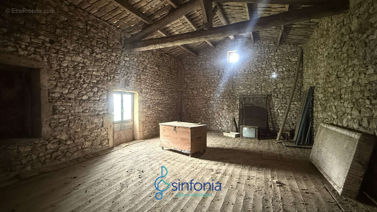 Maison à LA CAPELLE-ET-MASMOLENE