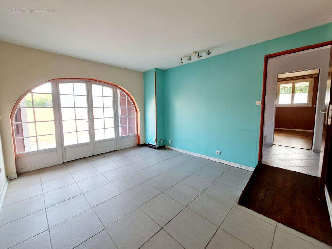 Alès - Maison de 150M² proche des commerces et école - photo 4