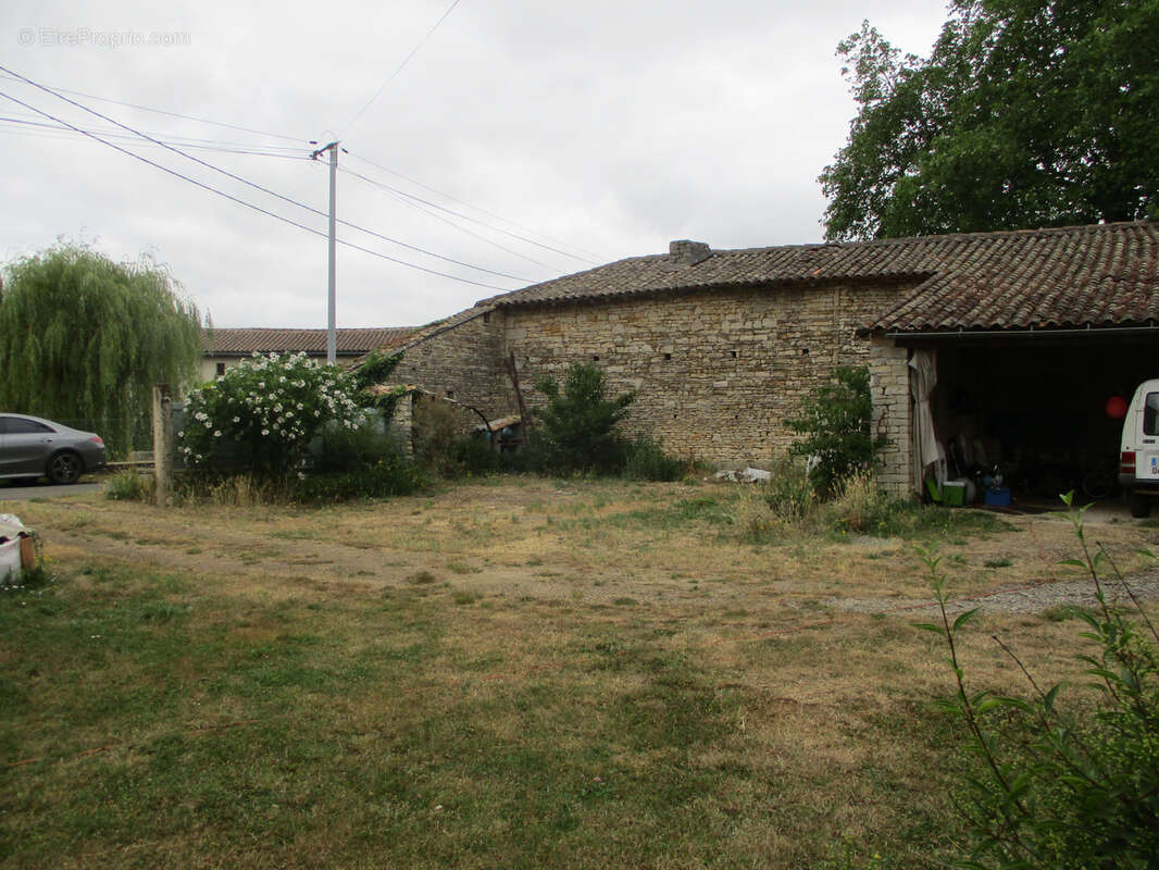 Maison à ROM