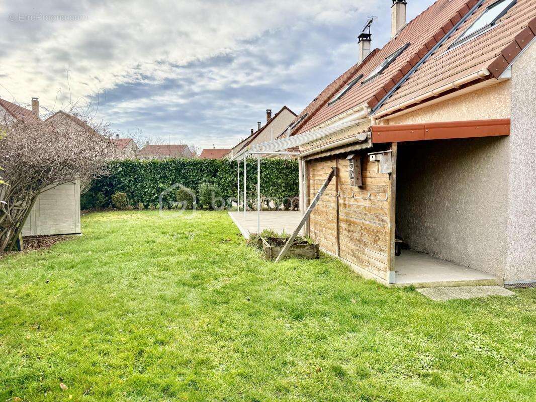 Maison à BROU-SUR-CHANTEREINE