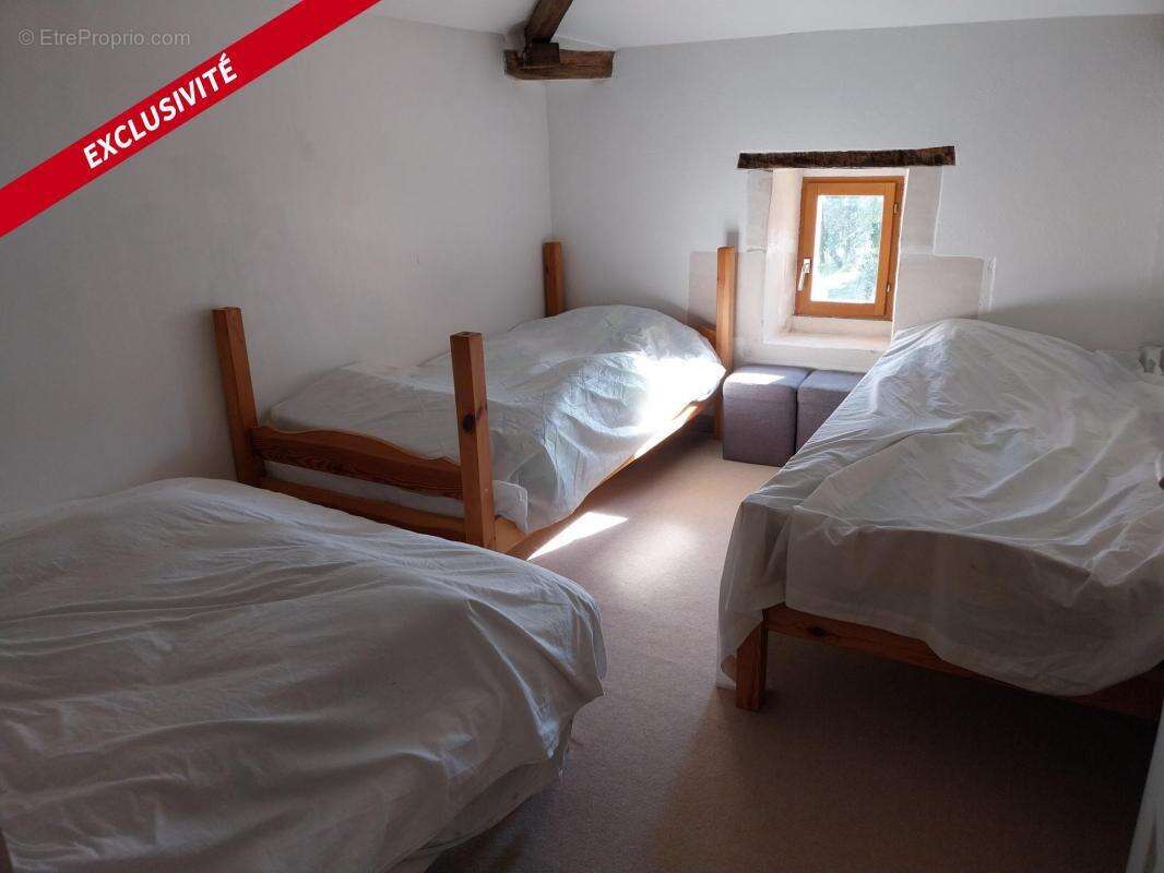 Maison à SAINT-GERMAIN-DE-LUSIGNAN