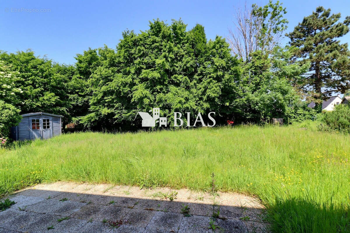 Maison à SAINT-ETIENNE-DU-VAUVRAY