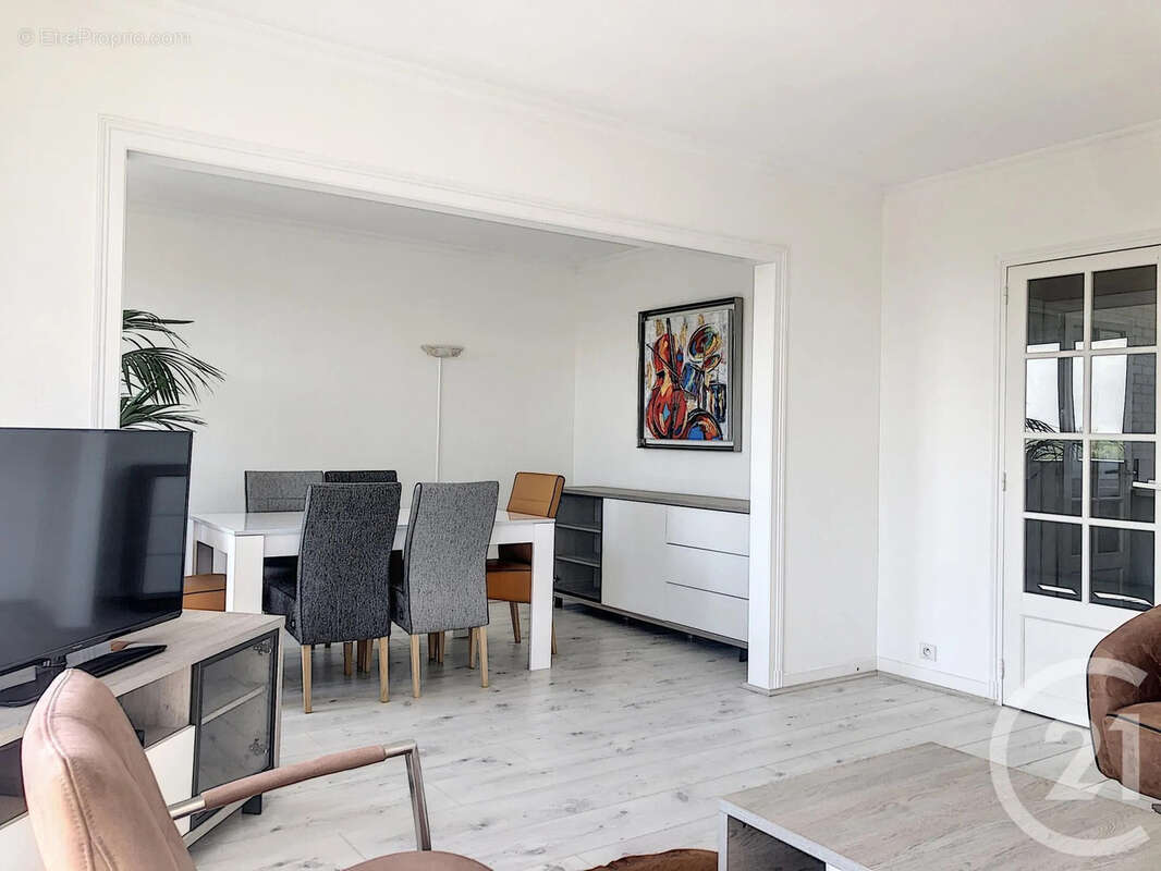Appartement 76 m² à Saint-Julien-Les-Villas  - photo 3
