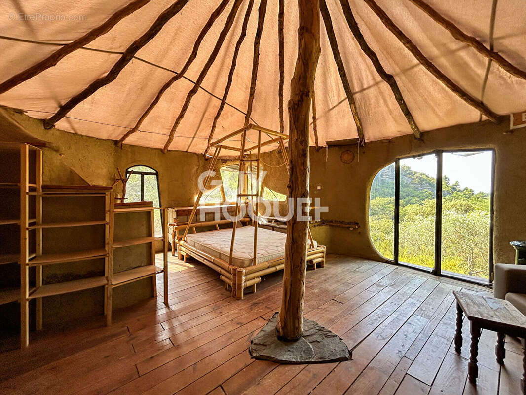 Maison à L&#039;ISLE-SUR-LA-SORGUE