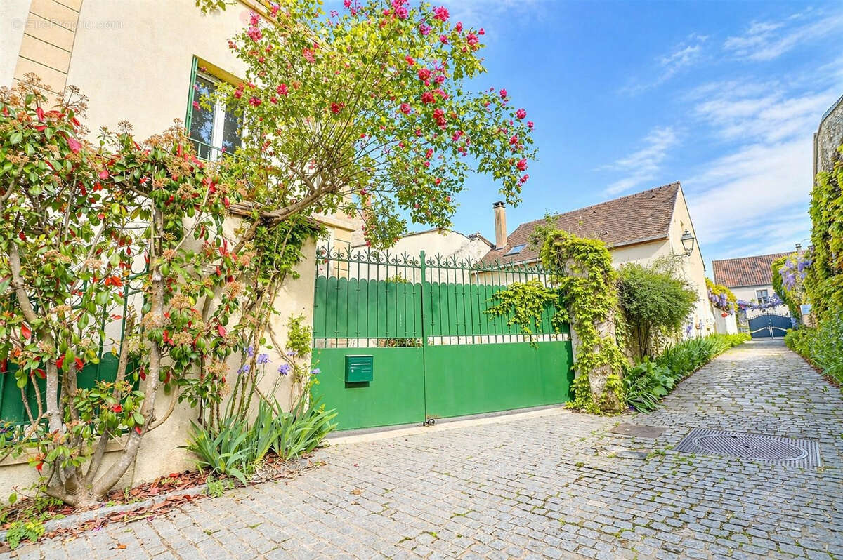 Maison à MAREIL-MARLY