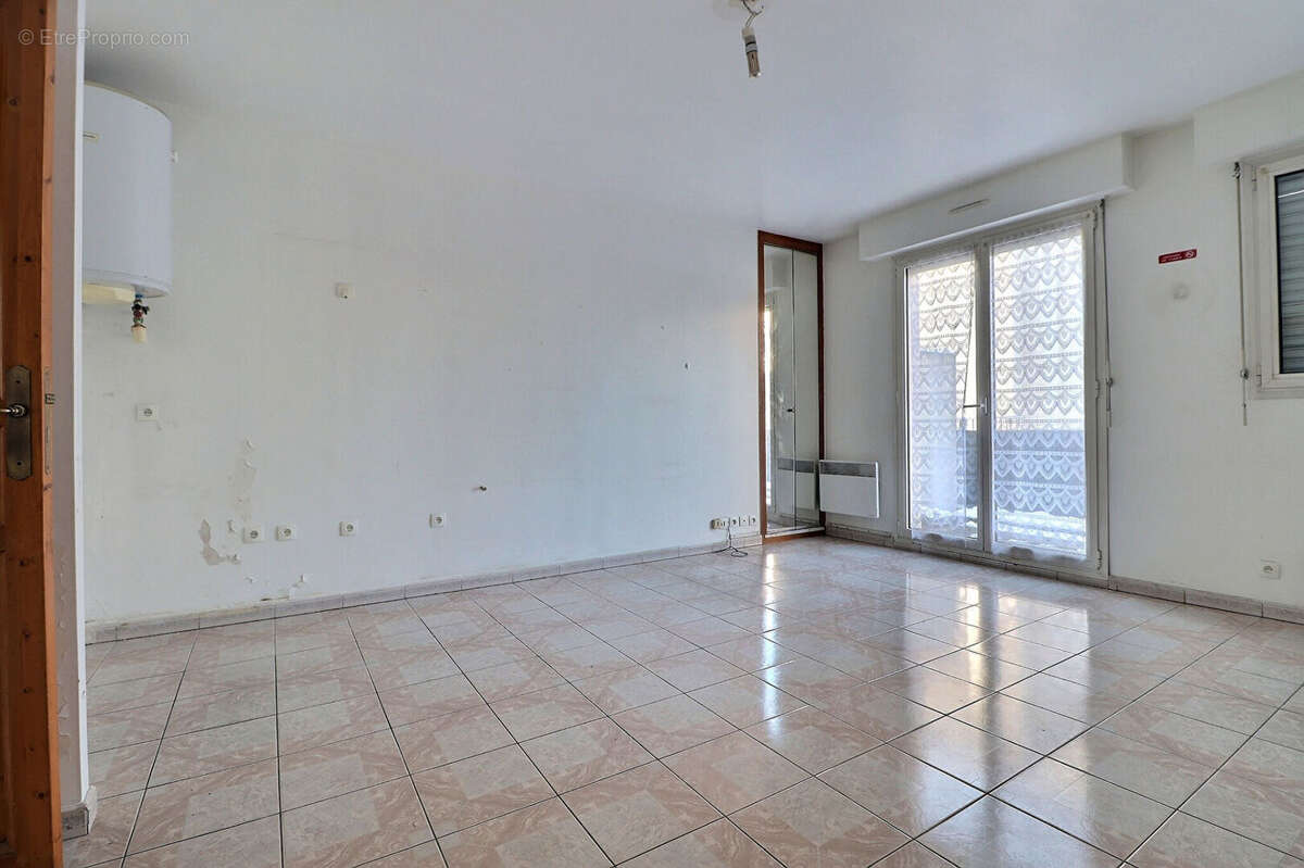 Appartement à LA COURNEUVE