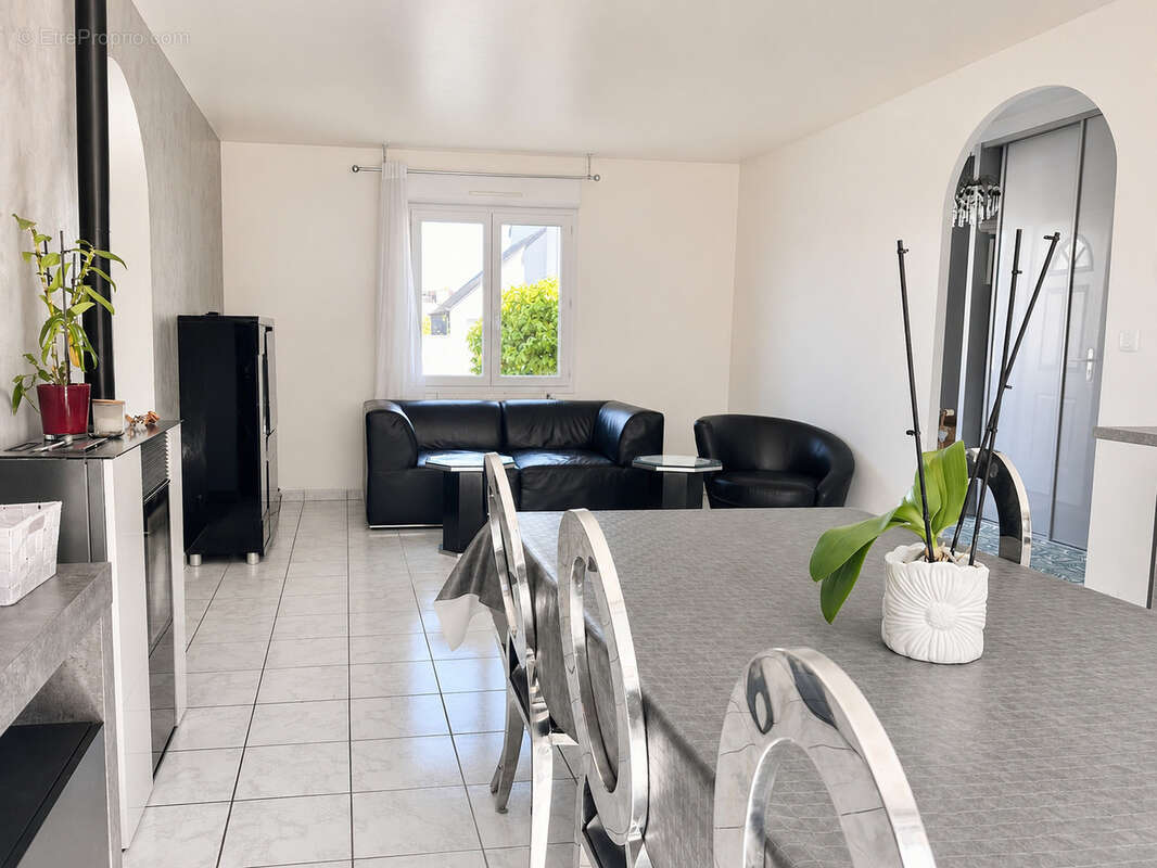 Maison familiale de 125m2 - 4 chambres - quartier certé à trignac - photo 3