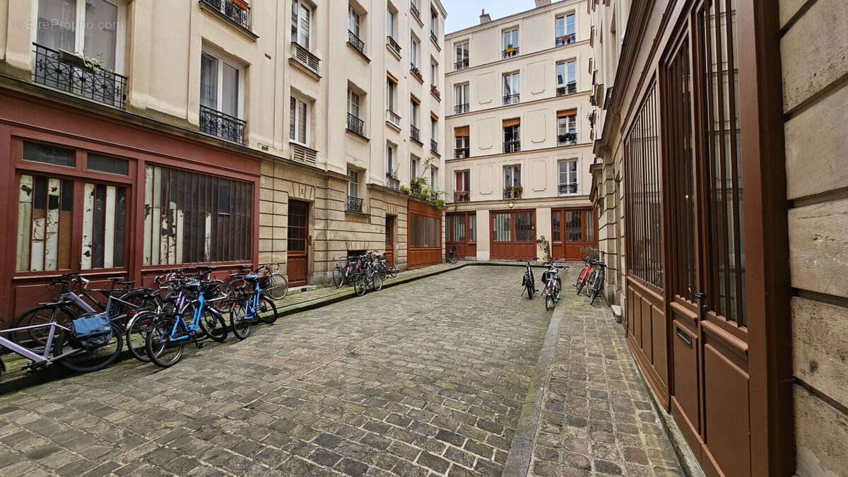 Appartement à PARIS-18E