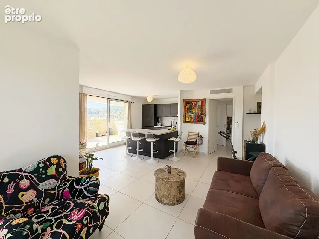 HYERES - Appartement T4 - 83 m² - Terrasse 50 m² - Stationnements - photo 3
