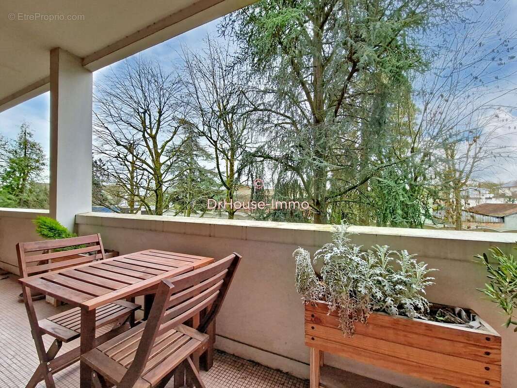 Appartement à GARCHES