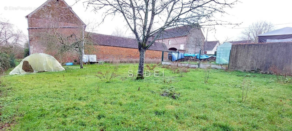 Terrain à VILLERS-SAINT-BARTHELEMY