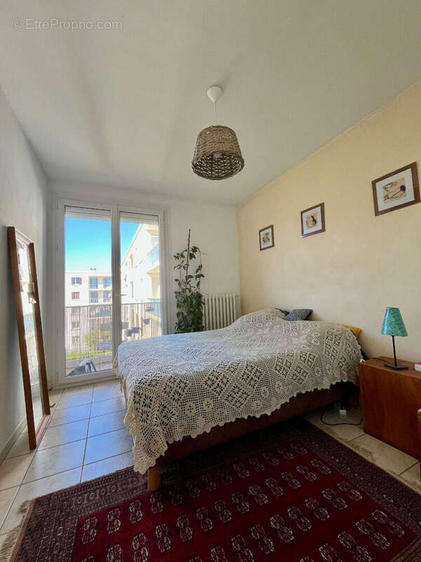 Trois cocus appartement t4 avec balcons - photo 3