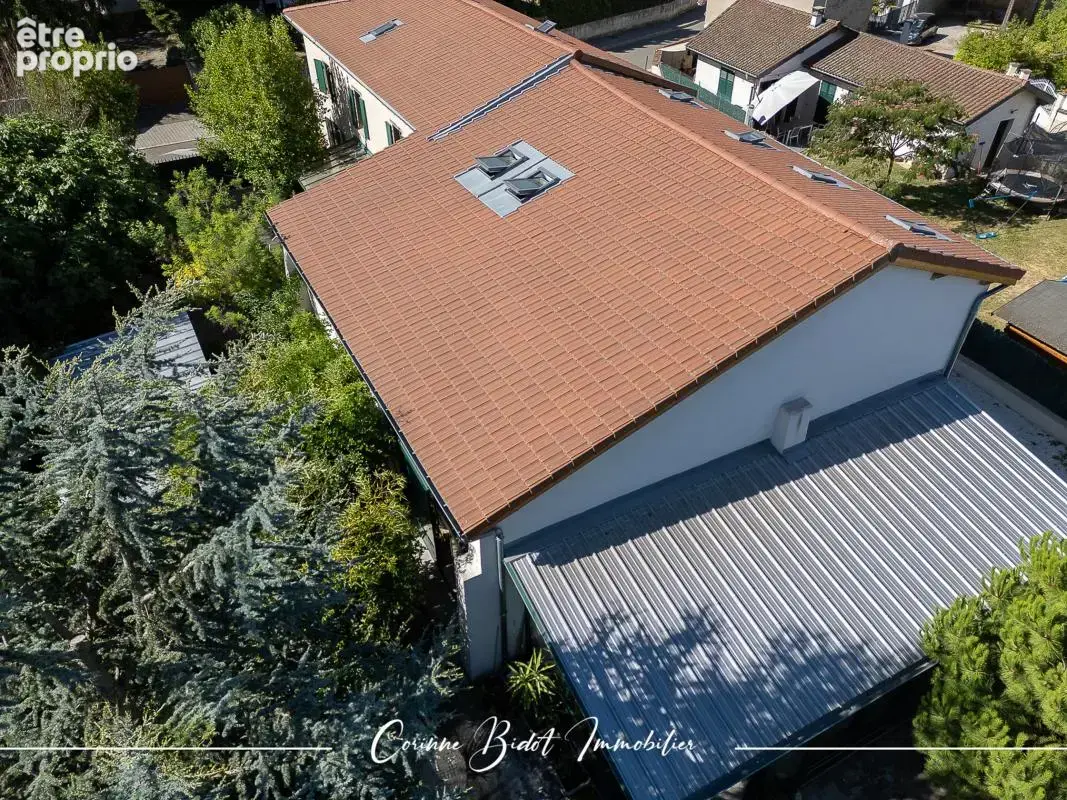 Maison 347 m² à Saint-Pierre-De-Chandieu  - photo 17
