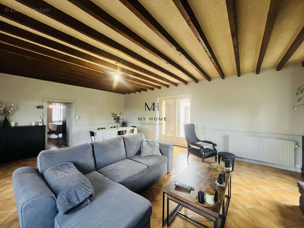 Maison 121 m² à Saint-Leonard-Des-Bois  - photo 3