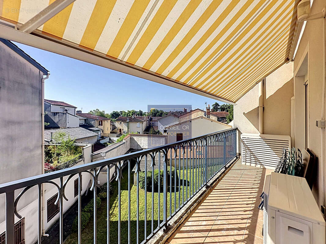 Appartement à SAINT-GENIS-LAVAL
