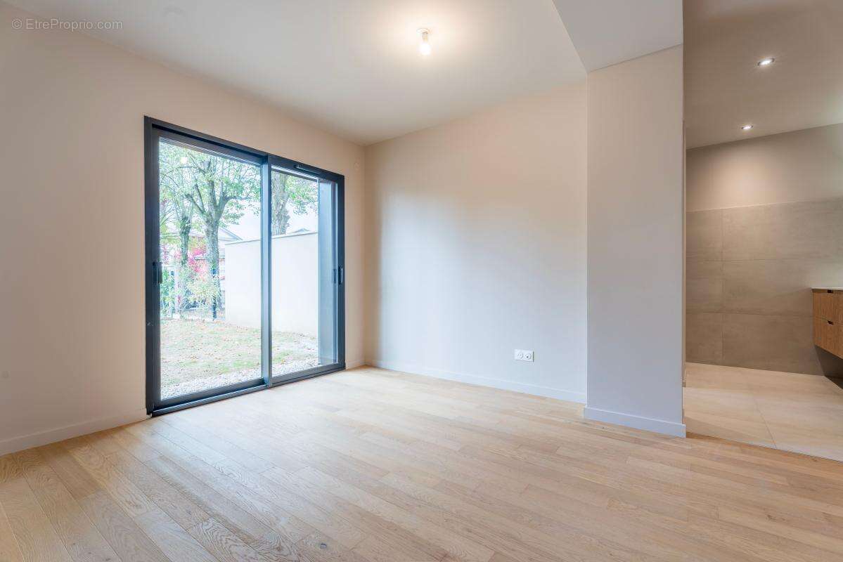 Maison à CHARBONNIERES-LES-BAINS