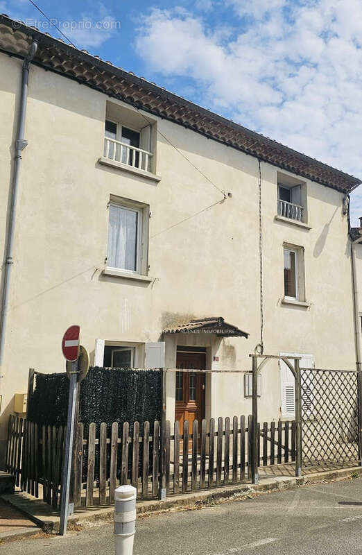 Maison à SAINT-GERVAIS-SUR-ROUBION