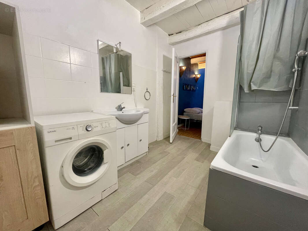 Appartement à SIX-FOURS-LES-PLAGES