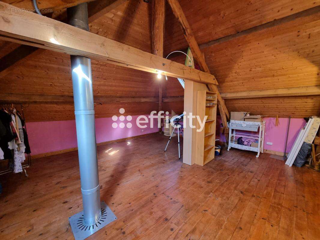 Maison à LE MALZIEU-VILLE