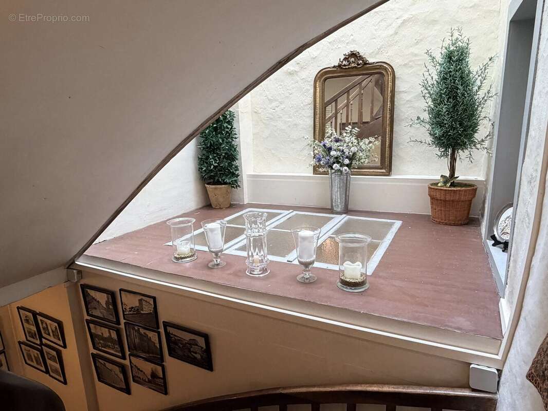 Superbe maison de ville offrant des espaces et des pièces insoupçonnés - photo 9