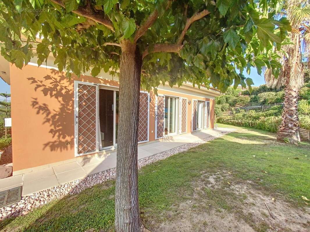 Maison à MANDELIEU-LA-NAPOULE
