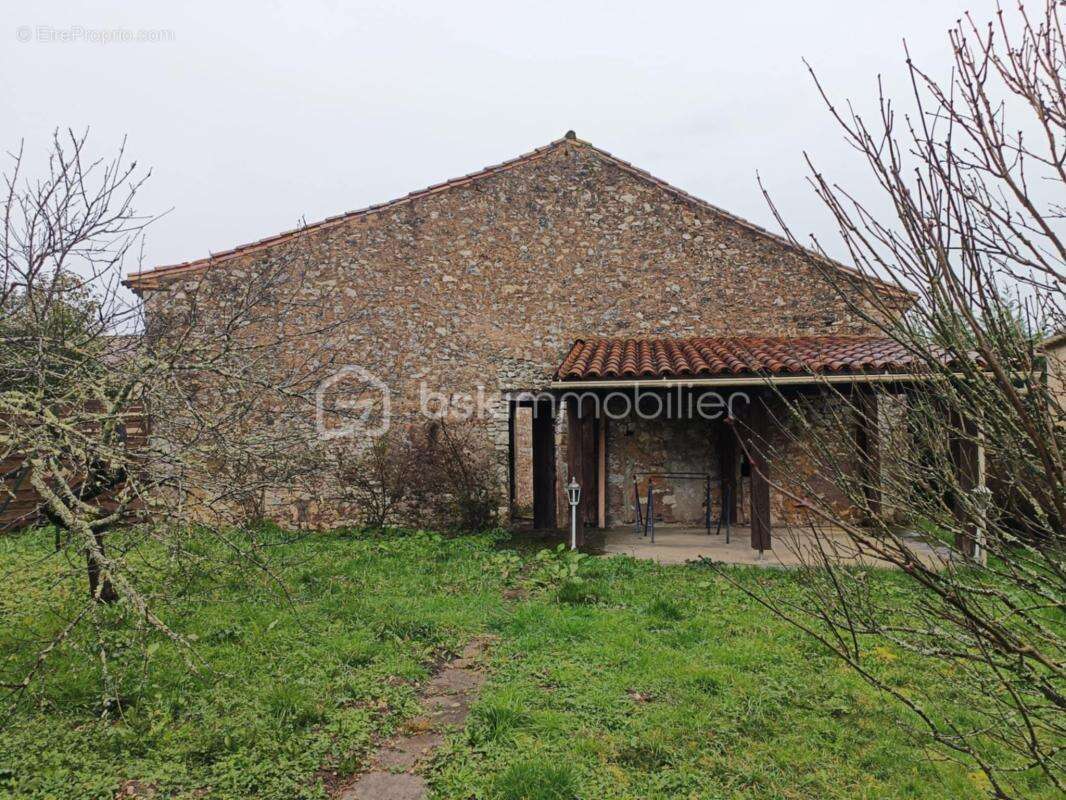 Maison à MONPAZIER