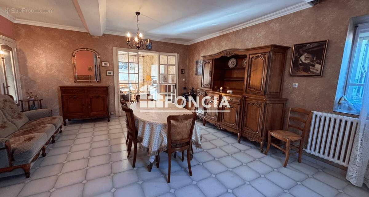 Maison à SILLE-LE-GUILLAUME