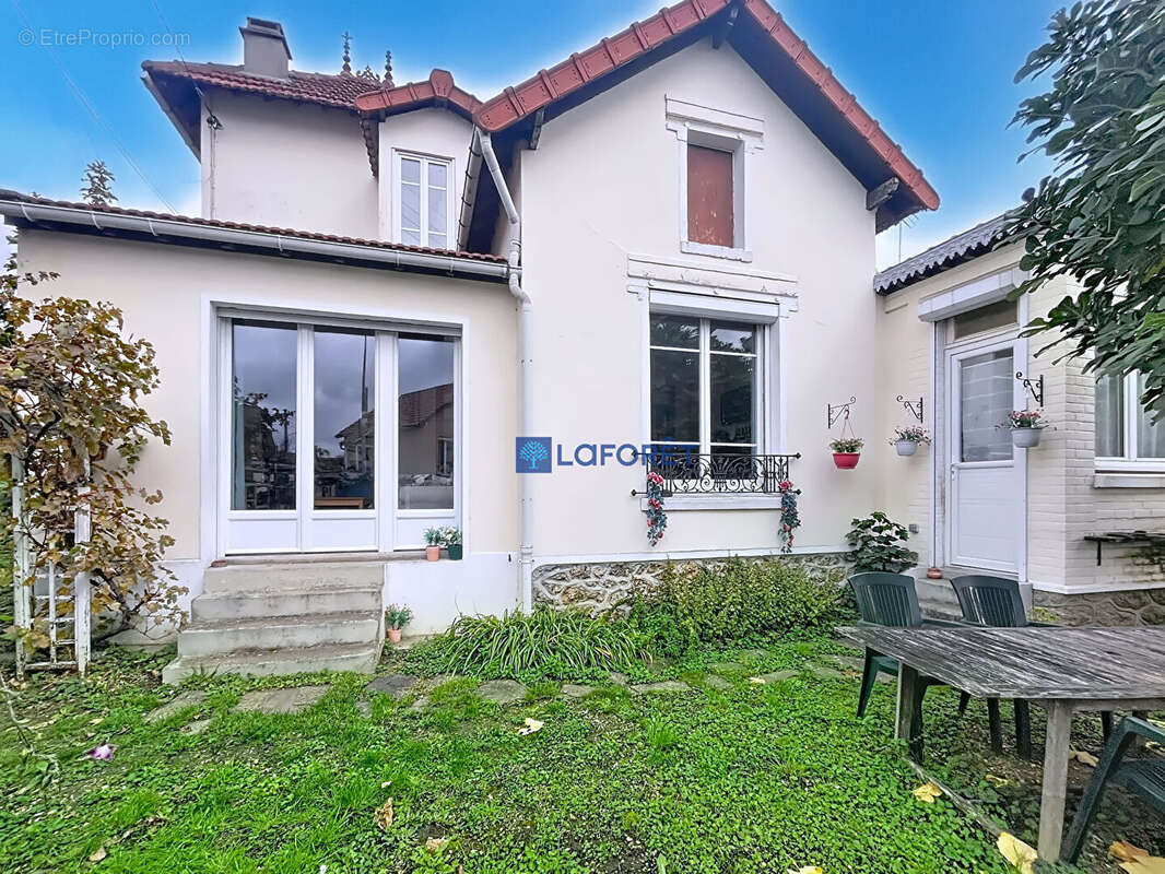 Maison à SAVIGNY-SUR-ORGE