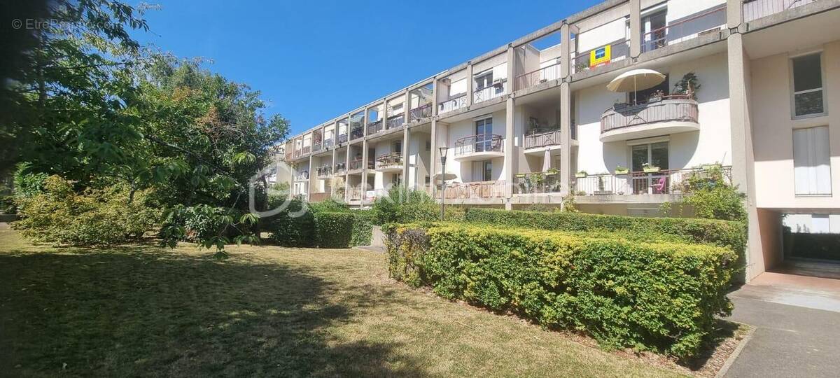 Appartement à MONTIGNY-LE-BRETONNEUX