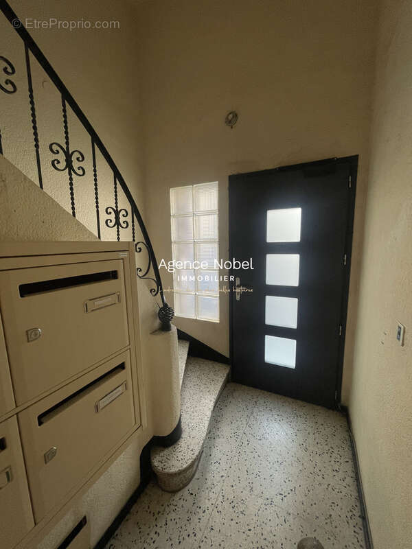 À VENDRE   Appartement T4 avec garage, cave, jardin et balcons à Perpignan - photo 2