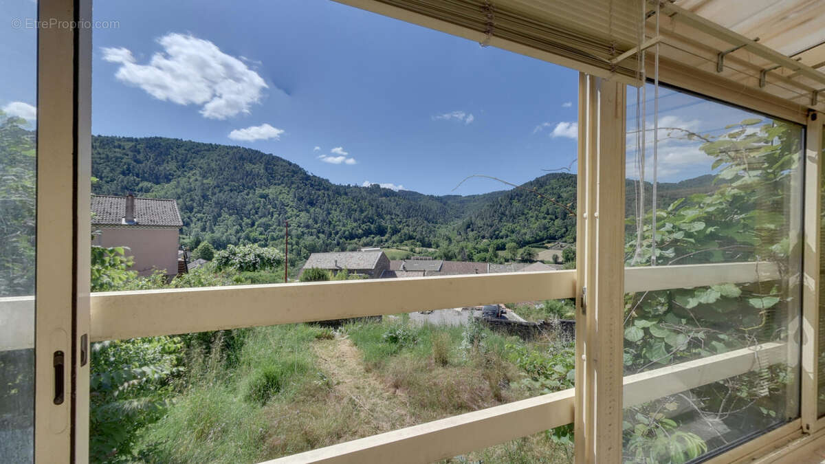 Maison à LES OLLIERES-SUR-EYRIEUX