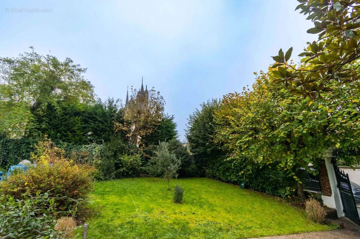 Maison à MONTMORENCY