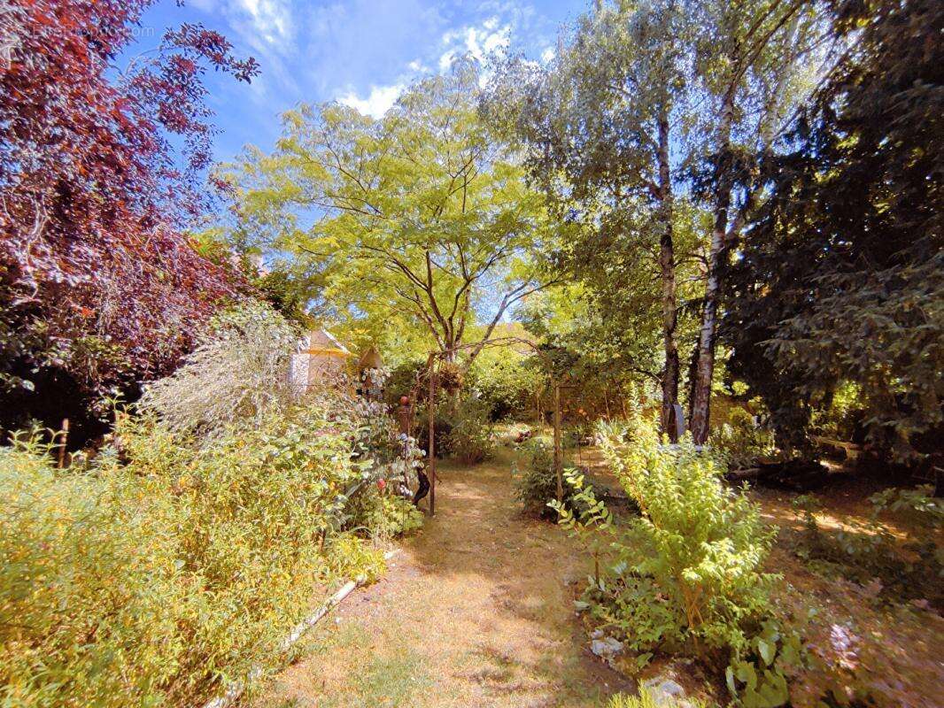 Maison à TOURNON-SAINT-PIERRE