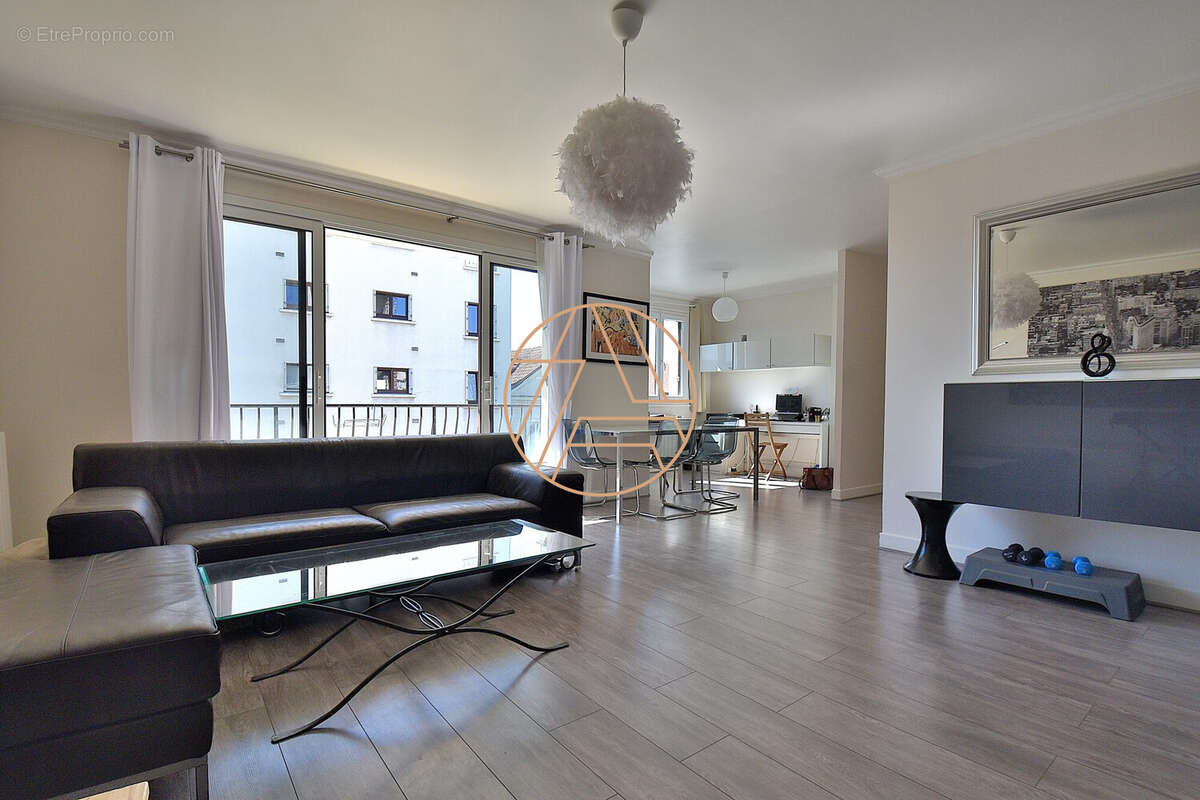 Appartement à SAINT-MAUR-DES-FOSSES