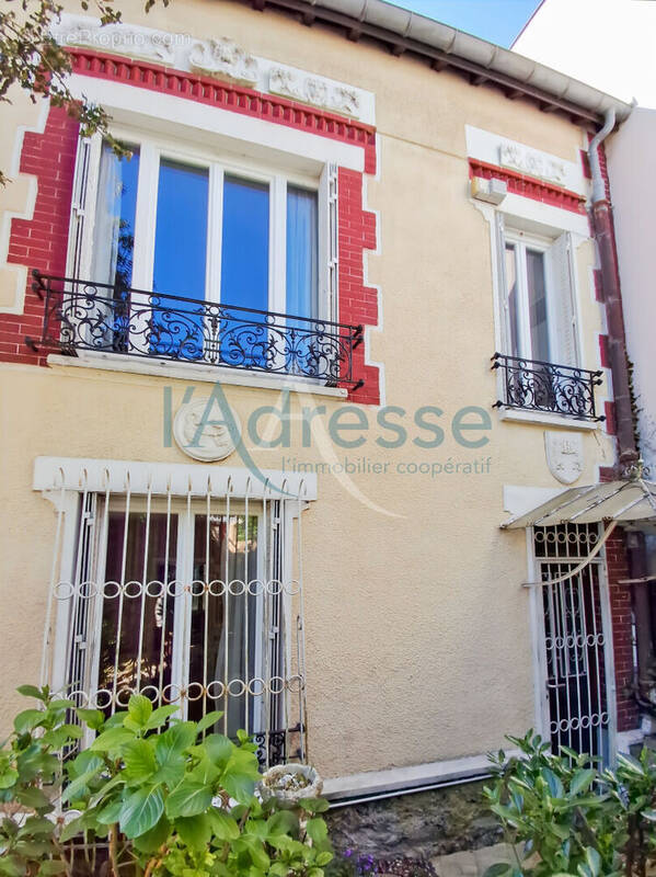 Maison à SURESNES