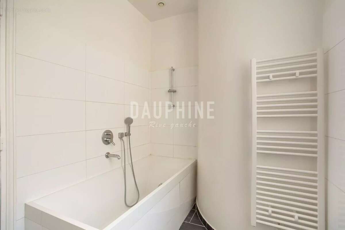 Appartement à PARIS-14E