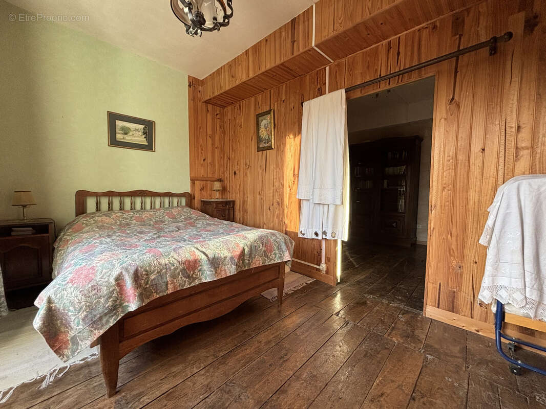 AIGNAY LE DUC  Maison du XVIè s de 125 m2 avec une terrasse et un terrain non attenant de 240m2 - photo 15