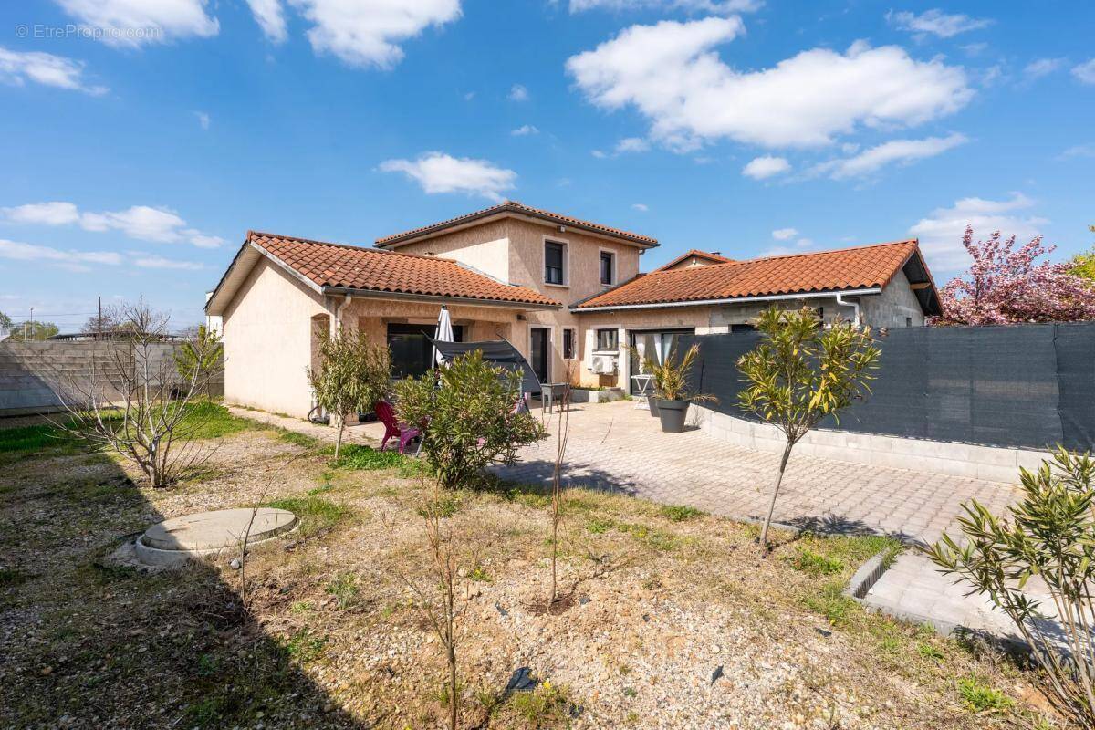 Maison à VAULX-EN-VELIN