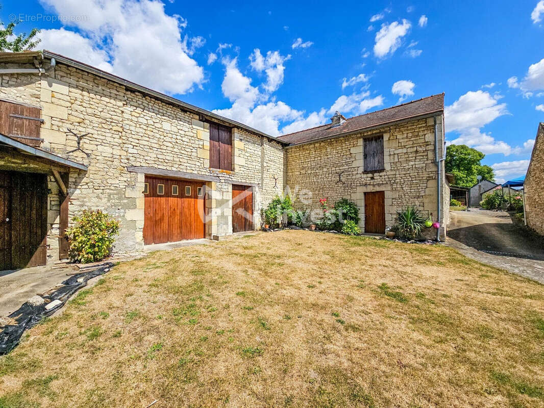 Maison à JAULNAY